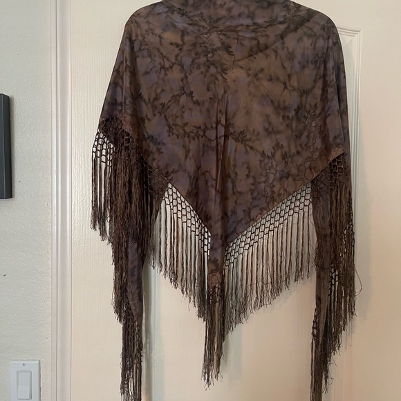 Natasha Handmade Tie Dye Triangle Shawl with Fringes (Repost) - Picture 4 of 7